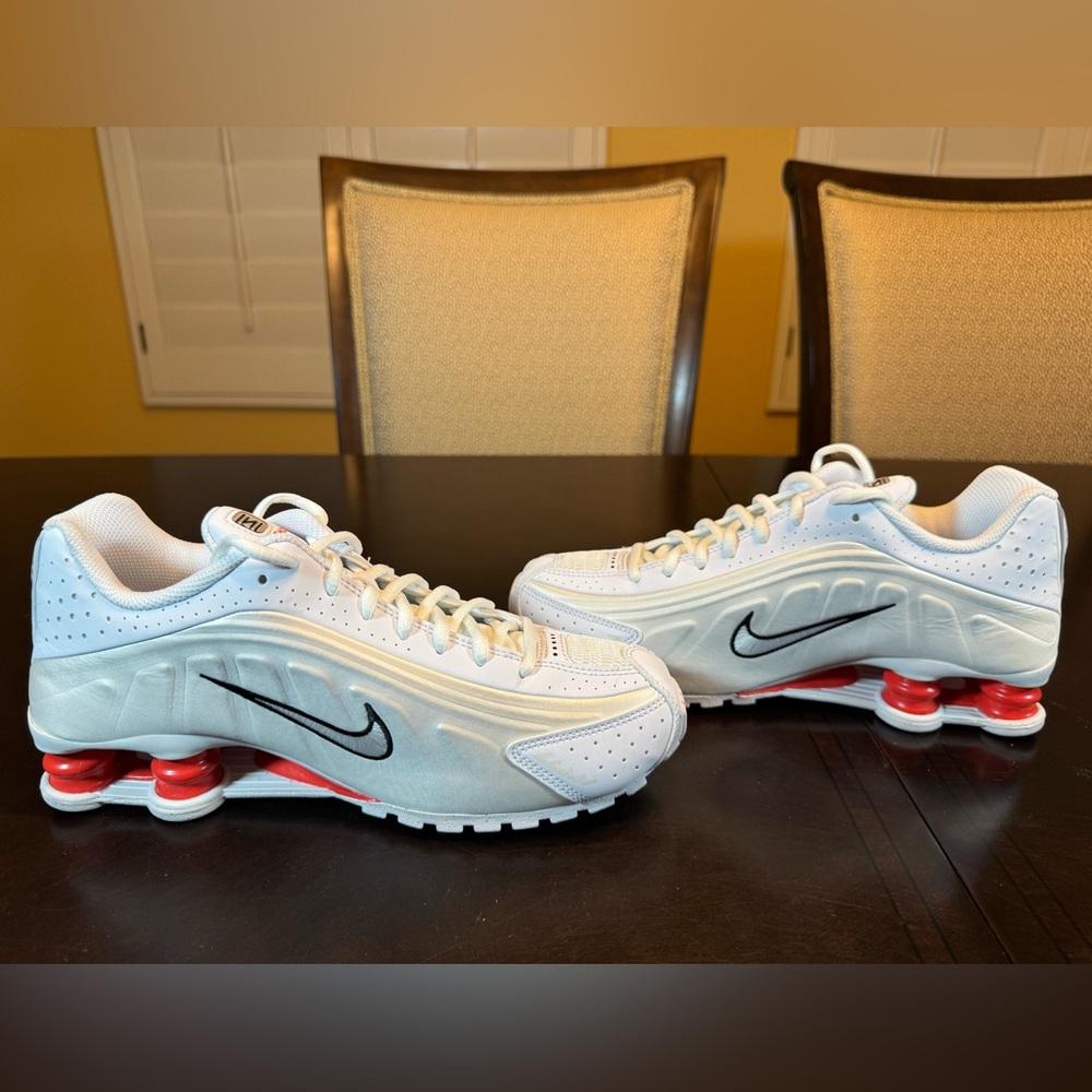 New Nike Shox R4 White Red Sneaker Shoes Size US 6Y - Picture 12 of 14